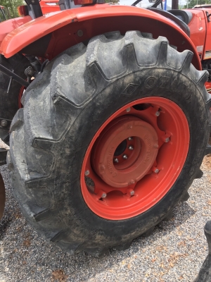 ขายรถไถคูโบต้าM7040อุปกรณ์ดันหน้า+ผาน3 สภาพงามๆพร้อมโอนคับ