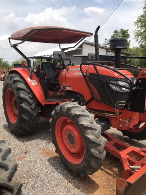 ขายรถไถคูโบต้าM7040อุปกรณ์ดันหน้า+ผาน3 สภาพงามๆพร้อมโอนคับ