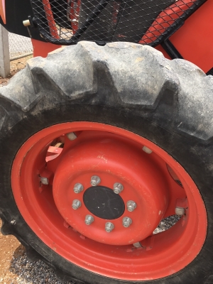 ขายรถไถคูโบต้าM7040อุปกรณ์ดันหน้า+ผาน3 สภาพงามๆพร้อมโอนคับ