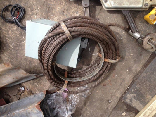 ขาย !! รอกหางปลาสลิง.ขนาด1.8ตัน มีสลิงให้ครบชุด ขาย !! รอกหางปลาสลิง.ขนาด1.8ตัน มีสลิงให้ครบชุด