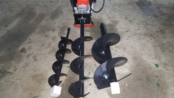 เครื่องเจาะดิน มีตัวเจาะให้ 3 ขนาด ขนาด 150mm 200 mm 300 mm เครื่องเจาะดิน มีตัวเจาะให้ 3 ขนาด ขนาด 150mm 200 mm 300 mm