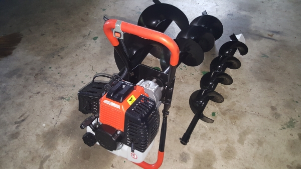 เครื่องเจาะดิน มีตัวเจาะให้ 3 ขนาด ขนาด 150mm 200 mm 300 mm เครื่องเจาะดิน มีตัวเจาะให้ 3 ขนาด ขนาด 150mm 200 mm 300 mm