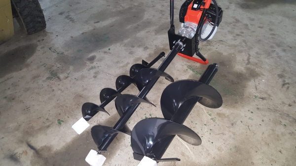 เครื่องเจาะดิน มีตัวเจาะให้ 3 ขนาด ขนาด 150mm 200 mm 300 mm เครื่องเจาะดิน มีตัวเจาะให้ 3 ขนาด ขนาด 150mm 200 mm 300 mm