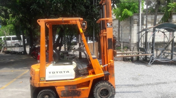 ขาย ฟอร์คลิฟท์ TOYOTA 4FGL15 เก่าญี่ปุ่น รับน้ำหนักได้ 1.5 ตันยกสูงได้ 3 เมตร เครื่องยนต์เบนซิล ราคา 95,000