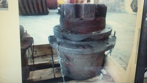 ขายมอเตอร์ตัวเดินรถขุด IHI ,KUBOTA,MITSUBISHI  ได้ครึ่งท่อน ด้านบล็อกนิ้ว นำไปใช้เป็นอะไหล่ได้ ขาย9,000 บาท  ติดต่อ 089-2619445