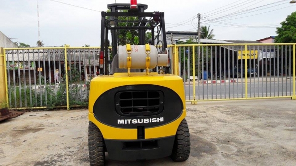 ขายรถฟอร์คลิฟต์มิตซู FG 45 ติดแก๊สยกได้ 4 ตัน สูง 4 ม. นำเข้าจากนอกแท้มีเอกสารอินวอยไฟฟ้าครบไม่เคยใช้งานในไทยสภาพเต็มทุกอย่างพร้อมใช้งานร้านละอองดาวแทรคเตอร์นครชัยศรี