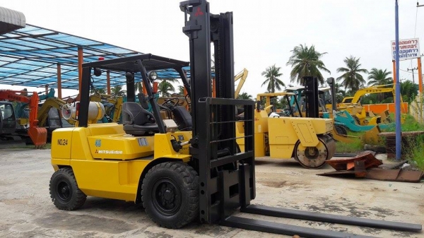 ขายรถฟอร์คลิฟต์มิตซู FG 45 ติดแก๊สยกได้ 4 ตัน สูง 4 ม. นำเข้าจากนอกแท้มีเอกสารอินวอยไฟฟ้าครบไม่เคยใช้งานในไทยสภาพเต็มทุกอย่างพร้อมใช้งานร้านละอองดาวแทรคเตอร์นครชัยศรี
