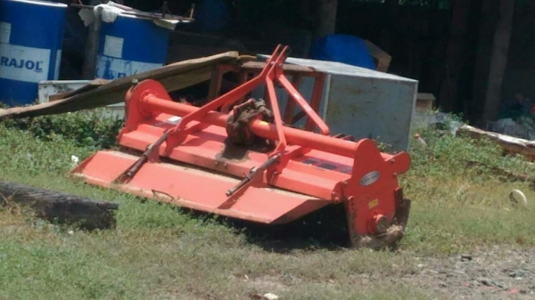 ขายรถไถ M5000 รถสวยสภาพดีมาก อุปกรณ์ครบ ดันหน้า ผานหลัง โรตารี่ เอกสารพร้อมโอน ราคา310,000 สนใจโทร 090-8588220คุณนะ 093-3258446คุณบิว เว็บไซต์ส่วนตัว www.narong2truck.com www.truck.in.th/498 ID: narong498 ID: 09332584461 เพจ Facebook ณรงค์ ซื้อขายรถมือสอง