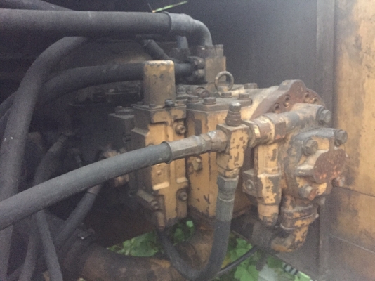 ขายแบคโฮ KOMATSU PC200-3 สภาพดีพร้อมใช้งาน สนใจโทร 081-970-1072
