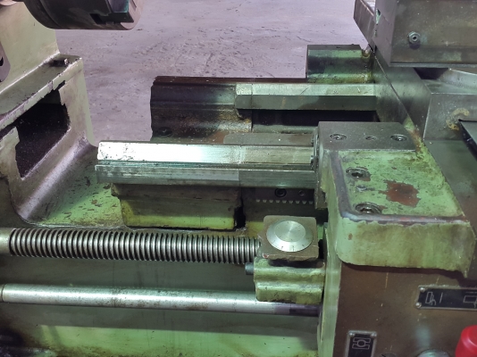 เครื่องกลึง 6 ฟุต 2 เพลา อุปกรณ์พร้อมใช้งาน ด่วนๆๆๆ 65,000