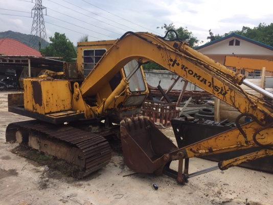 ขายตามสภาพ...PC60-2 เครื่องพัง โซ่ ช่วงล่างได้อยู่ ปั้มดี อุปกรณ์เครื่องอยู่ครบ
