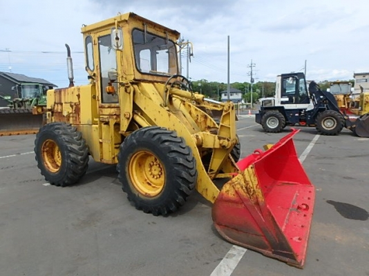 ขายรถตัก ยี่ห้อ KOMATSU รุ่น 510 ขายรถตัก ยี่ห้อ KOMATSU รุ่น 510