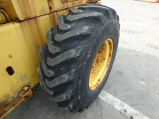 ขายรถตัก ยี่ห้อ KOMATSU รุ่น 510 ขายรถตัก ยี่ห้อ KOMATSU รุ่น 510