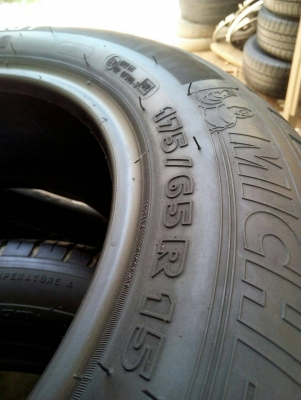 175/65R15  MICHELIN ENERGY XM-1 ชุด 4 เส้น สวย หนา ไม่มีปะ  tel. 081-427-3941