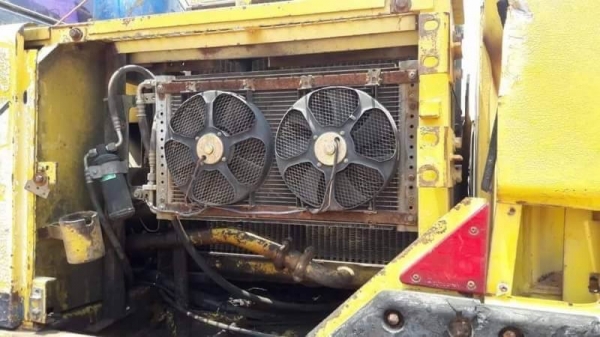 ขาย 465,000 บาท KOBELCO SK200 Mark 3 เครื่องดี  ปั้มแรง โช่หนา เอวแน่น  เอกสารชื้อขาย  รถอยู่ จ.ศรีสะเกษ โทร&amp;ไอดีไลน์ 0610710295