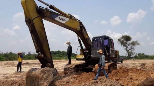 ขาย 465,000 บาท KOBELCO SK200 Mark 3 เครื่องดี  ปั้มแรง โช่หนา เอวแน่น  เอกสารชื้อขาย  รถอยู่ จ.ศรีสะเกษ โทร&amp;ไอดีไลน์ 0610710295