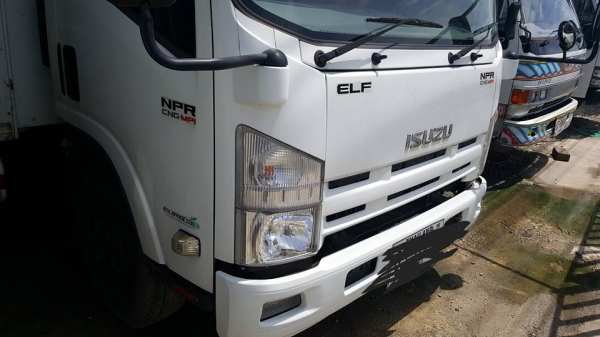 NPR ปี 53แก็ส CNGโรงงาน 130 แรง ตู้แห้งสามบานยาว5.50 รถสวยจัดพร้อมทำงาน NPR ปี 53แก็ส CNGโรงงาน 130 แรง ตู้แห้งสามบานยาว5.50 รถสวยจัดพร้อมทำงาน