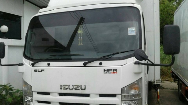 NPR ปี 53แก็ส CNGโรงงาน 130 แรง ตู้แห้งสามบานยาว5.50 รถสวยจัดพร้อมทำงาน NPR ปี 53แก็ส CNGโรงงาน 130 แรง ตู้แห้งสามบานยาว5.50 รถสวยจัดพร้อมทำงาน