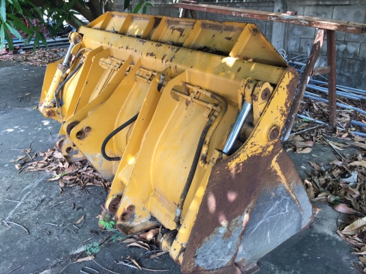 ขายรถตักตีนตะขาบ CAT 953 เอกสารเล่มทะเบียน ปี.58 ระบบการใช้งานได้สมบูรณ์ ผานดันได้ ปุ้งกี้ปิดเปิดได้ ช่วงล้างเต็ม เครื่อง ปั้มดี รถสวย ราคา.550000 สนใจโทร ต่อ.บางนา และ ไอดีลาย รถอยู่โคราช