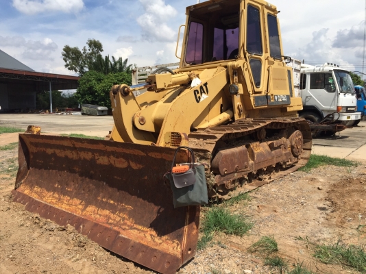 ขายรถตักตีนตะขาบ CAT 953 เอกสารเล่มทะเบียน ปี.58 ระบบการใช้งานได้สมบูรณ์ ผานดันได้ ปุ้งกี้ปิดเปิดได้ ช่วงล้างเต็ม เครื่อง ปั้มดี รถสวย ราคา.550000 สนใจโทร ต่อ.บางนา และ ไอดีลาย รถอยู่โคราช