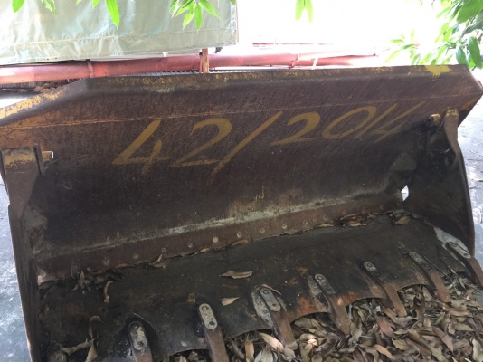 ขายรถตักตีนตะขาบ CAT 953 เอกสารเล่มทะเบียน ปี.58 ระบบการใช้งานได้สมบูรณ์ ผานดันได้ ปุ้งกี้ปิดเปิดได้ ช่วงล้างเต็ม เครื่อง ปั้มดี รถสวย ราคา.550000 สนใจโทร ต่อ.บางนา และ ไอดีลาย รถอยู่โคราช