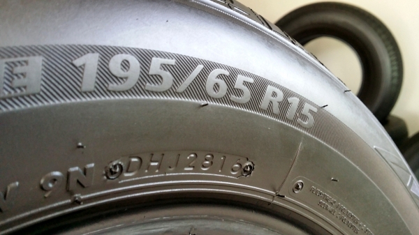 แม็กแอ็ดแวน เรซซิ่ง ขอบ15 พร้อมยางบริดสโตน อีโคเปีย 195/65R15