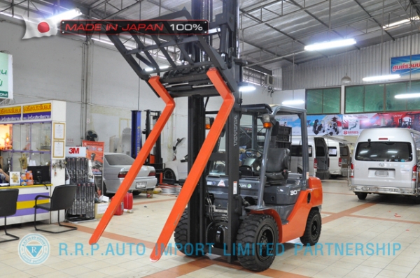 ขายรถโฟล์คลิฟท์มือสอง TOYOTA รุ่น 8FD30-31249 นำเข้าจากประเทศญี่ปุ่น 100\% ไม่เคยใช้งานในไทย