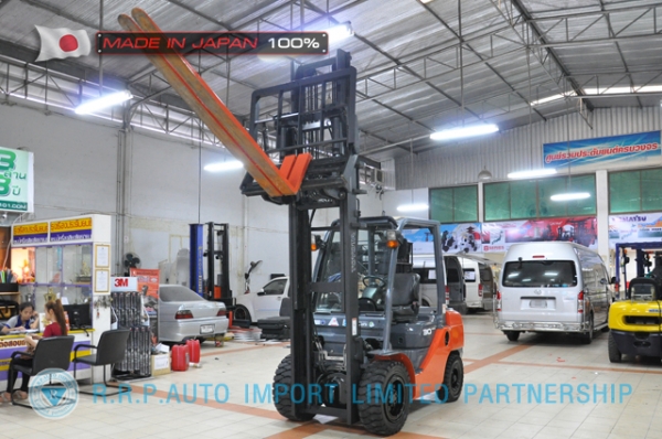 ขายรถโฟล์คลิฟท์มือสอง TOYOTA รุ่น 8FD30-31249 นำเข้าจากประเทศญี่ปุ่น 100\% ไม่เคยใช้งานในไทย