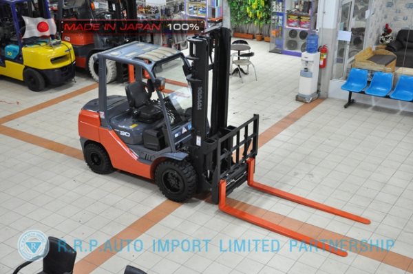 ขายรถโฟล์คลิฟท์มือสอง TOYOTA รุ่น 8FD30-31249 นำเข้าจากประเทศญี่ปุ่น 100\% ไม่เคยใช้งานในไทย