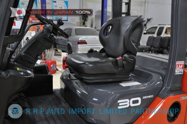 ขายรถโฟล์คลิฟท์มือสอง TOYOTA รุ่น 8FD30-31249 นำเข้าจากประเทศญี่ปุ่น 100\% ไม่เคยใช้งานในไทย