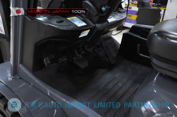 ขายรถโฟล์คลิฟท์มือสอง TOYOTA รุ่น 8FD30-31249 นำเข้าจากประเทศญี่ปุ่น 100\% ไม่เคยใช้งานในไทย