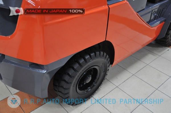 ขายรถโฟล์คลิฟท์มือสอง TOYOTA รุ่น 8FD30-31249 นำเข้าจากประเทศญี่ปุ่น 100\% ไม่เคยใช้งานในไทย
