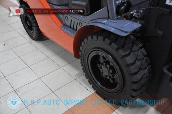 ขายรถโฟล์คลิฟท์มือสอง TOYOTA รุ่น 8FD30-31249 นำเข้าจากประเทศญี่ปุ่น 100\% ไม่เคยใช้งานในไทย