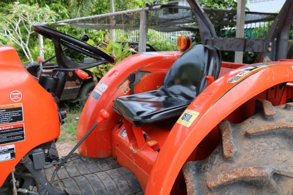 ขายรถไถ KUBOTA L4708 พร้อมตัวตักคูโบต้า สภาพสวยเดิมๆ เครื่องดี เกียร์ดี ไฮดรอลิคดี มีทะเบียนพร้อมโอน ราคา 435,000 มีรถขนส่งบริการ ร้านสามย่านแทรคเตอร์ อ.แกลง จ.ระยอง 0897489639,0818618678,0899347475 id line=0897489639 id line=0818618678 id line=089934 ขายรถไถ KUBOTA L4708 พร้อมตัวตักคูโบต้า สภาพสวยเดิมๆ เครื่องดี เกียร์ดี ไฮดรอลิคดี มีทะเบียนพร้อมโอน ราคา 435,000 มีรถขนส่งบริการ ร้านสามย่านแทรคเตอร์ อ.แกลง จ.ระยอง 0897489639,0818618678,0899347475 id line=0897489639 id line=0818618678 id line=089934