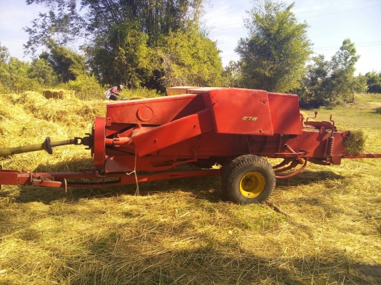 รถอัดฟาง นิวฮอลแลน พร้อมทำงาน ราคา 140000   บาท  ต่อลอง  ค่า คอม  5000 คับ วันทูคอล 098 668-3479 dtac 094 283-9369 สิทธิ์ คับ