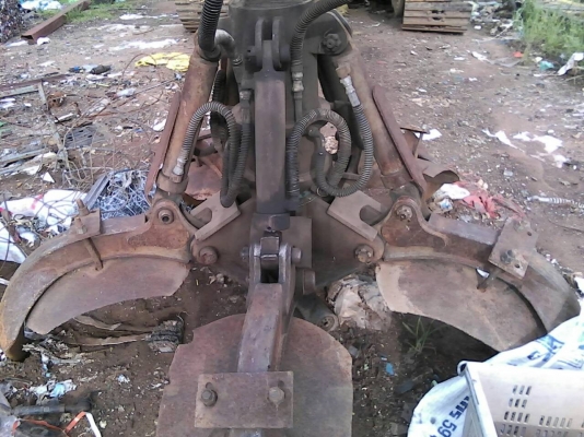 โคมัสสุ 200รุ่น2 ใช้งานปกติ โคมัสสุ 200รุ่น2 ใช้งานปกติ