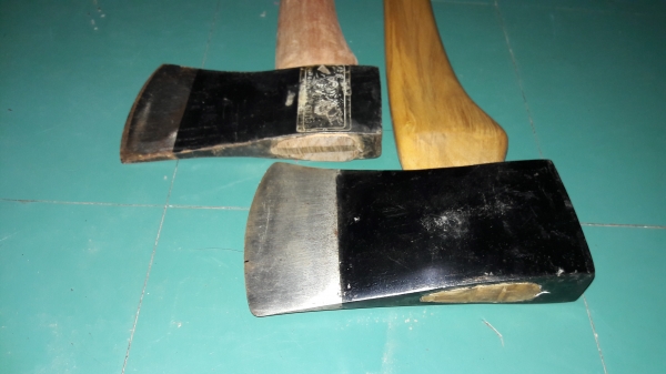 ขายขวานตราเสืองานเก่าขนาดหัว2ปอน MADE IN SWEDEN.ด้ามไม้ ขายขวานตราเสืองานเก่าขนาดหัว2ปอน MADE IN SWEDEN.ด้ามไม้