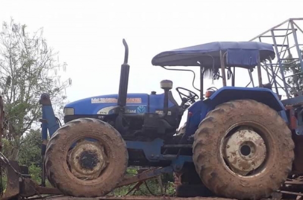 ขาย 495,000 บาท รถไถ 2 เพลา NEWHOLLAND TT 75 ทำงาน 6,xxx ชม. (แถม ใบมีดหน้า และ หาง 7 )เครื่องดี เกียร์แรง ยางสวย เอกสารอินวอยท์ รถอยู่ จ.บุรีรัมย์ โทร&ไอดีไลน์ 0610710295 ขาย 495,000 บาท รถไถ 2 เพลา NEWHOLLAND TT 75 ทำงาน 6,xxx ชม. (แถม ใบมีดหน้า และ หาง 7 )เครื่องดี เกียร์แรง ยางสวย เอกสารอินวอยท์ รถอยู่ จ.บุรีรัมย์ โทร&ไอดีไลน์ 0610710295