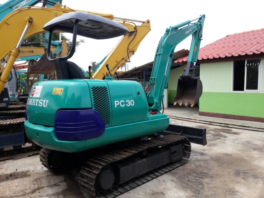 ขายKOMATSU PC30-7  เก่าญี่ปุ่นแท้  สภาพสวย  เครืรองปั๊มดี  เช๋คระบบพร้อมทำสี  สวย  ลองระบบกันได้ทุกวัน  โทร  089-3818694  ดวงนภา