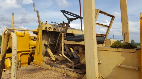 ขาย รถตัก KAWASAKI KSS7 เอวอ่อน รถใช้งานอยู่ ราคาต่อรองได้