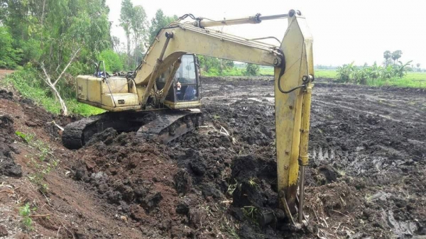 ขายรถแบคโค PC200-6 รถสวยสภาพดี ไฟฟ้าครบ ราคา790,000 สนใจโทร 090-8588220คุณนะ 093-3258446คุณบิว เว็บไซต์ส่วนตัว www.narong2truck.com www.truck.in.th/498 ID: narong498 ID: 09332584461 เพจ Facebook ณรงค์ ซื้อขายรถมือสอง กลุ่ม Facebook ณรงค์ ซื้อขายรถมือสอง