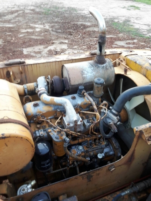 ขายแบ็คโฮรพร้อมหัวคีบ komatsu pc100-2