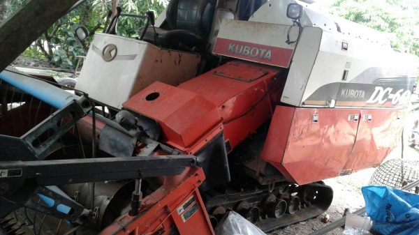 รถเกียว DC 60 ปี 52  ไม่มีทะเบียน  + เทเลอร์ ต้อง การขายด่วน ราคา เบาฯ  190000  บาท  เครืองดี รถพร้อมลุยงาน ดูรถที  จ.สุรินทร์  สอบถาม วันทูคอล 0986683479 dtac 0942839369 สิทธิ์ คับ