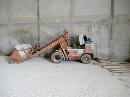 ขาย รถตักเล็ก TOYOTA เครื่องยนต์ดีเซล รถใช้งานคล่องตัว เครื่องดี ปั้มดี ราคาต่อรองได้ครับ