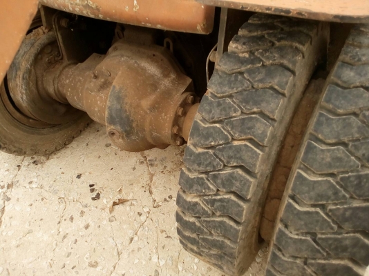 ขาย รถตักเล็ก TOYOTA เครื่องยนต์ดีเซล รถใช้งานคล่องตัว เครื่องดี ปั้มดี ราคาต่อรองได้ครับ