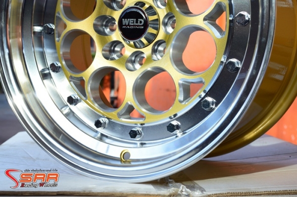 WELD APEX ขอบ15 นิ้ว ET20 สีทองขอบเงา วงละ 3,500 บาท