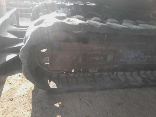 ขายแทรคยาง 400X72 ข้อ  ใช้สำหรับรถขุด4-5 ตัน ขายราคาคู่ล่ะ  35,000 บาท ติดต่อ 089-2619445