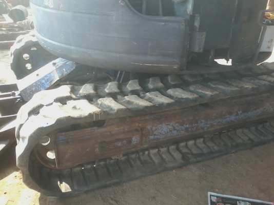 ขายแทรคยาง 400X72 ข้อ  ใช้สำหรับรถขุด4-5 ตัน ขายราคาคู่ล่ะ  35,000 บาท ติดต่อ 089-2619445