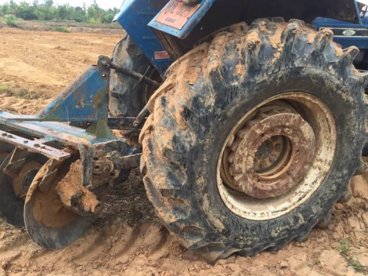 ขาย 335,000 บาท FORD 6610 เสื้อลาย เครื่องดี (แถม ใบมีหน้า. หาง 3 และ 7 ไทเฮงหลี) เกียร์ดี เอกสารเล่มทะเบียน  รถอยู่ จ.นครพนม โทร&amp;ไอดีไลน์ 0610710295