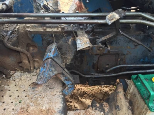 ขาย 335,000 บาท FORD 6610 เสื้อลาย เครื่องดี (แถม ใบมีหน้า. หาง 3 และ 7 ไทเฮงหลี) เกียร์ดี เอกสารเล่มทะเบียน  รถอยู่ จ.นครพนม โทร&amp;ไอดีไลน์ 0610710295